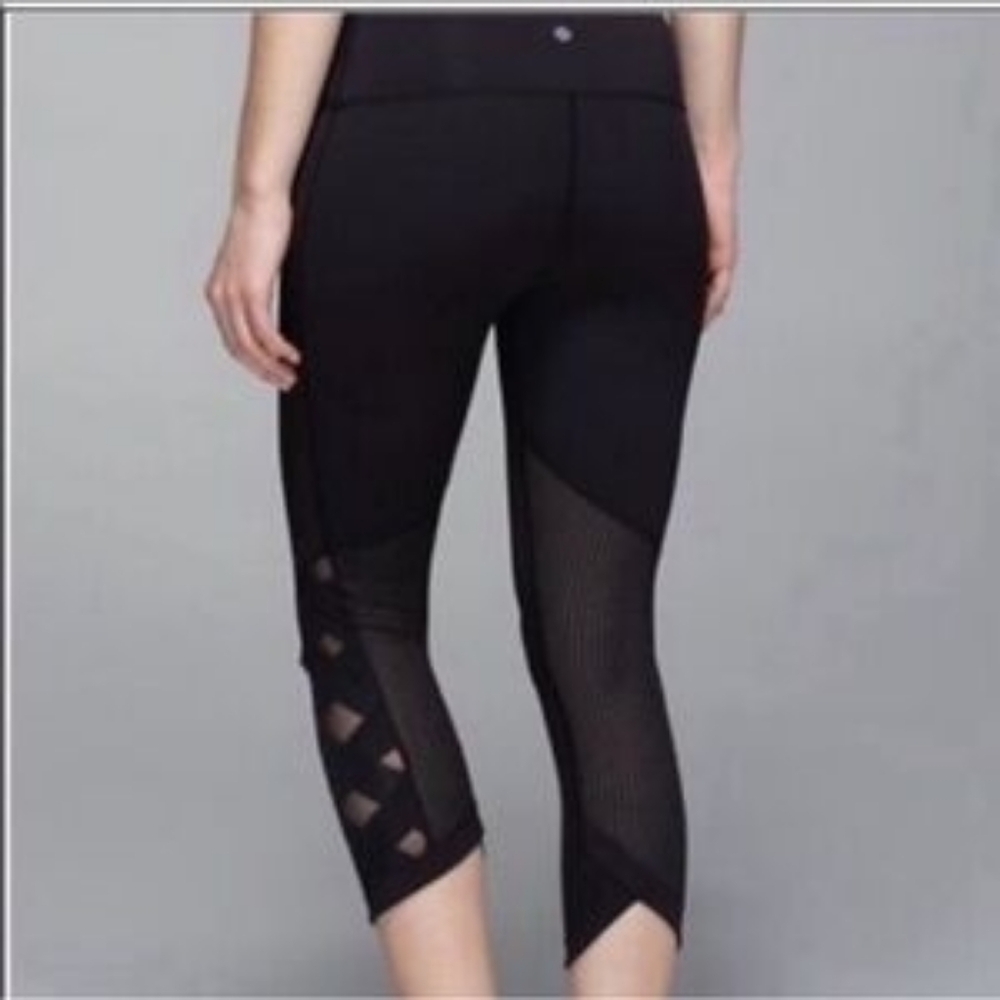 Lululemon Cropped Mesh Cross Cross Detail Leggings